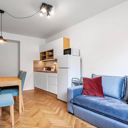 Popular Location / Street View / 4 Ppl / Netflix Daire Prag Dış mekan fotoğraf